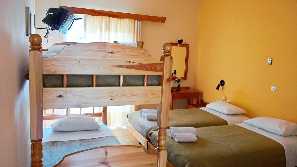 Hotel Galaxias Agioi Pandes Eksteriør bilde